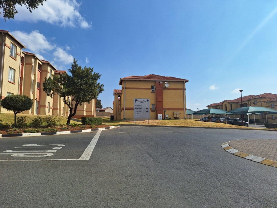 To Let 2 Bedroom Property for Rent in Ormonde View Gauteng