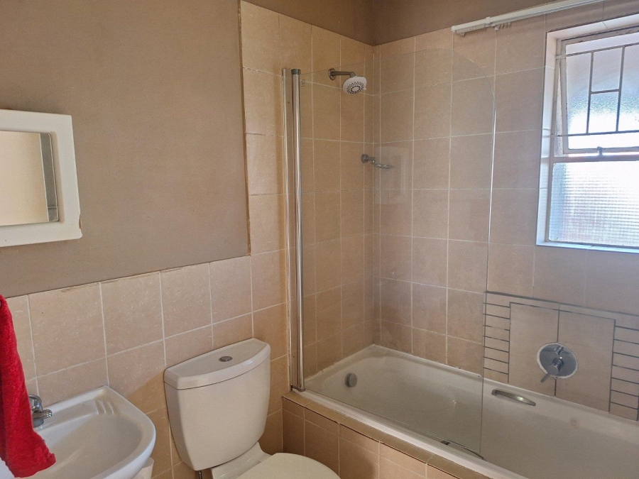 To Let 2 Bedroom Property for Rent in Ormonde View Gauteng