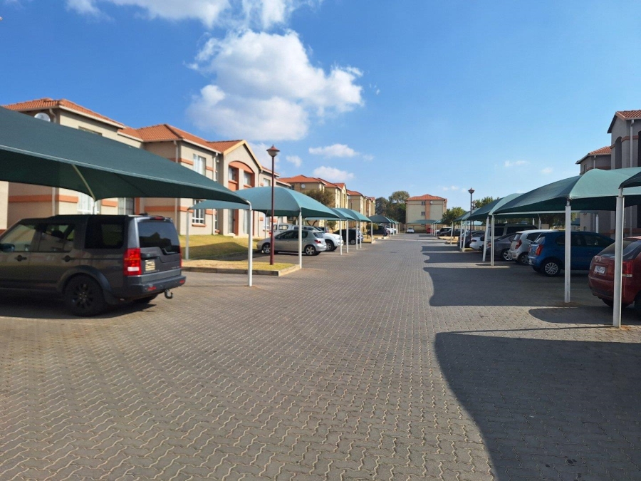 To Let 2 Bedroom Property for Rent in Ormonde View Gauteng