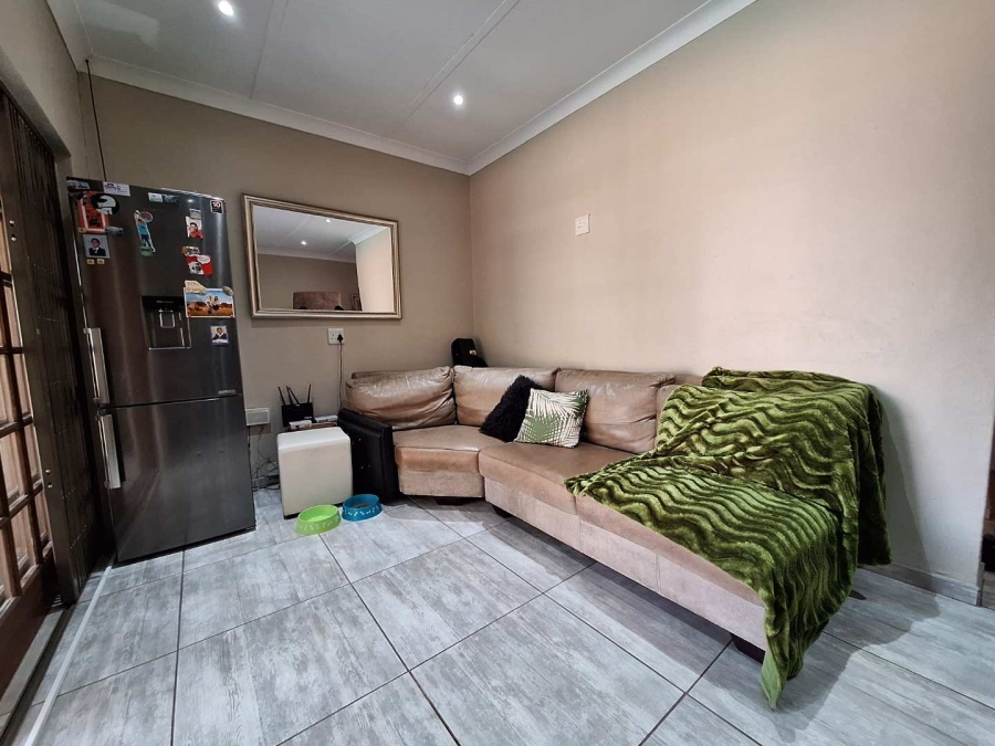 3 Bedroom Property for Sale in Farrarmere Gauteng