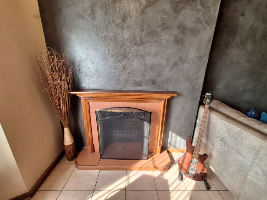 3 Bedroom Property for Sale in Farrarmere Gauteng