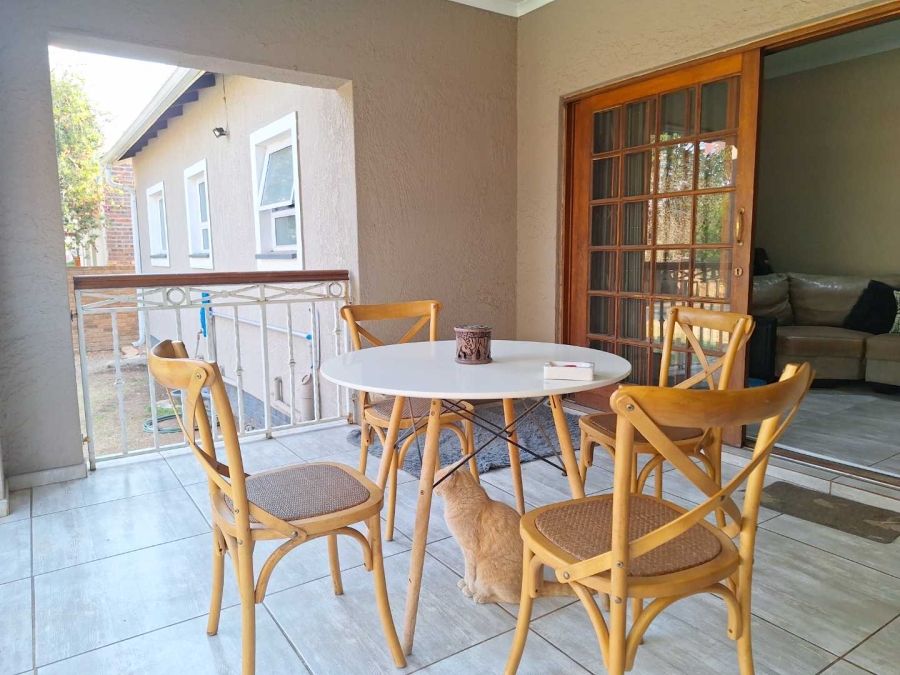 3 Bedroom Property for Sale in Farrarmere Gauteng