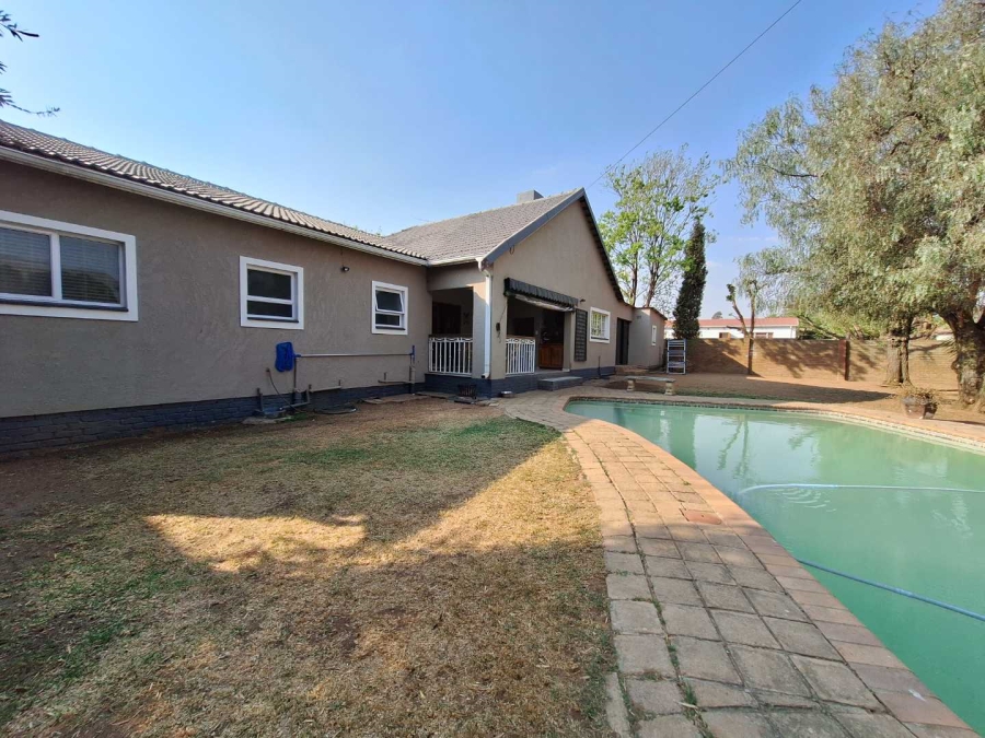 3 Bedroom Property for Sale in Farrarmere Gauteng