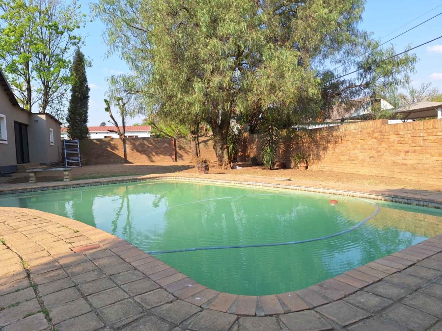 3 Bedroom Property for Sale in Farrarmere Gauteng