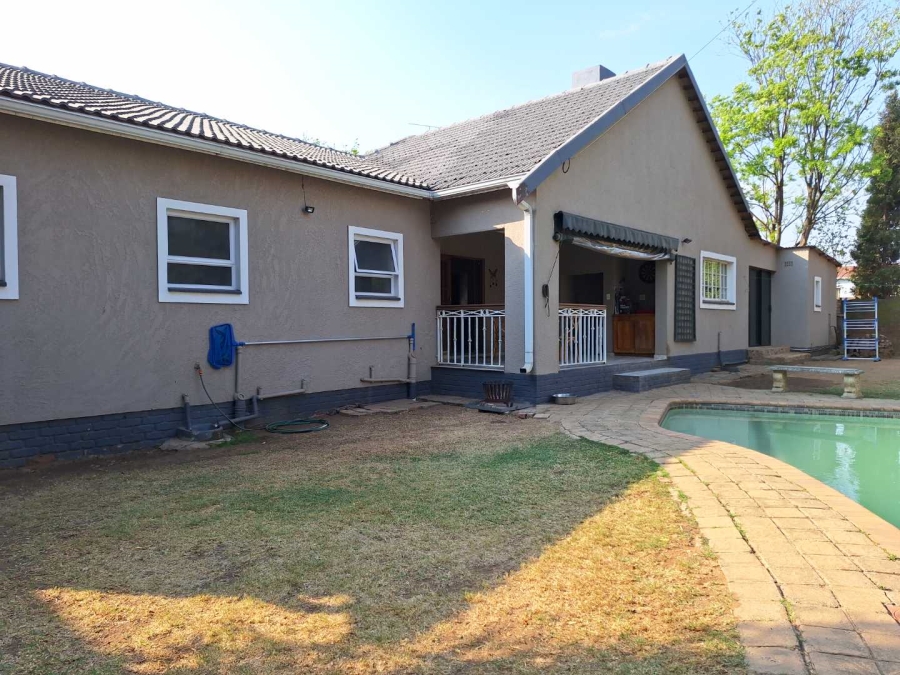 3 Bedroom Property for Sale in Farrarmere Gauteng