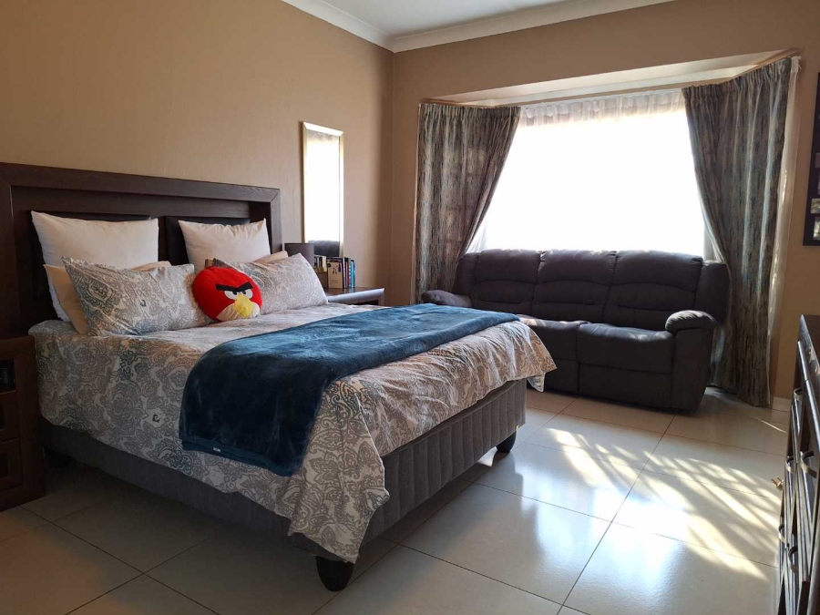 3 Bedroom Property for Sale in Farrarmere Gauteng