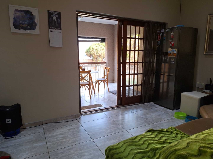 3 Bedroom Property for Sale in Farrarmere Gauteng