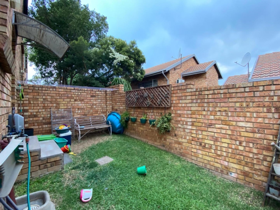 2 Bedroom Property for Sale in Amberfield Gauteng