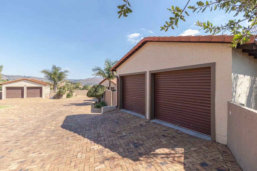 2 Bedroom Property for Sale in Honeydew Manor Gauteng