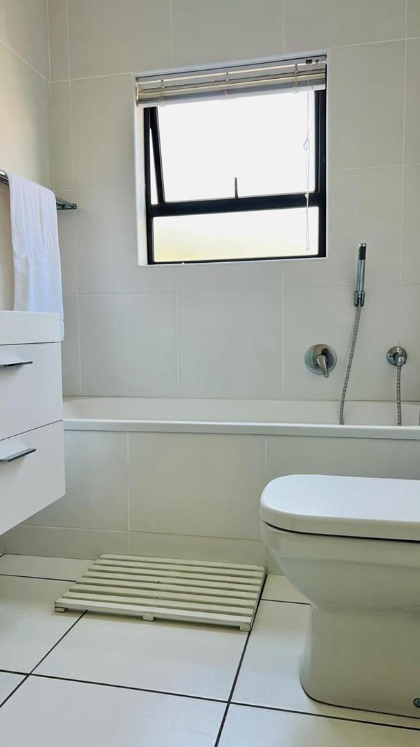 To Let 1 Bedroom Property for Rent in Lonehill Gauteng