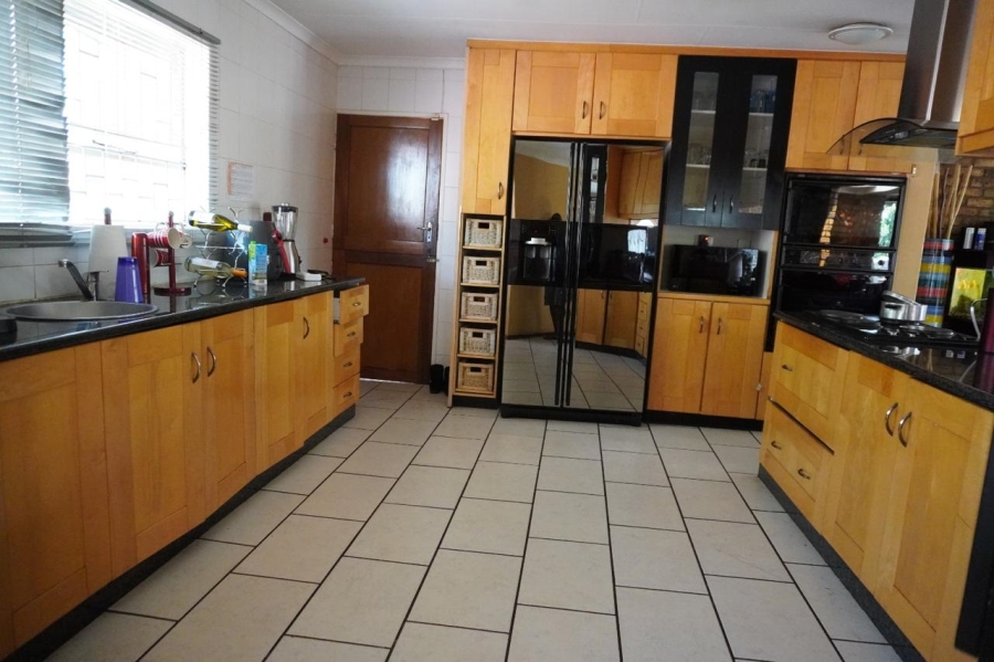 3 Bedroom Property for Sale in Mulbarton Gauteng