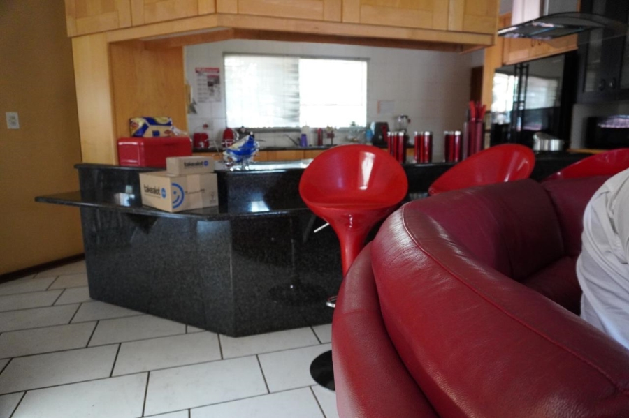 3 Bedroom Property for Sale in Mulbarton Gauteng