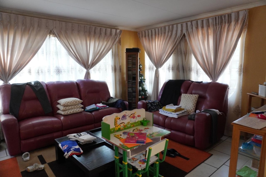 3 Bedroom Property for Sale in Mulbarton Gauteng