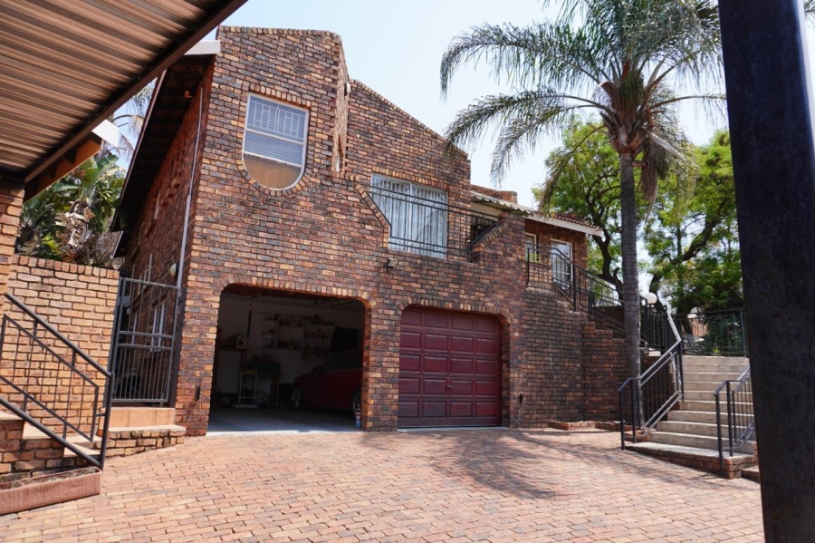 3 Bedroom Property for Sale in Mulbarton Gauteng