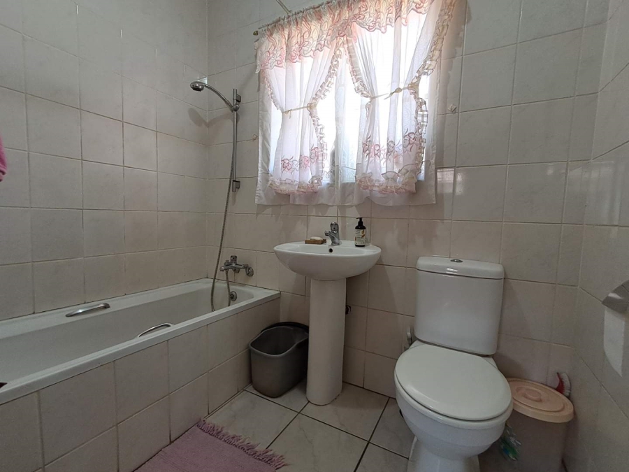 4 Bedroom Property for Sale in Kibler Park Gauteng