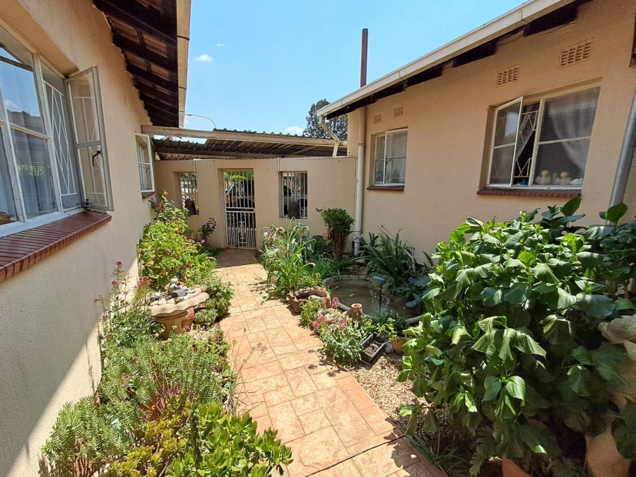 4 Bedroom Property for Sale in Kibler Park Gauteng