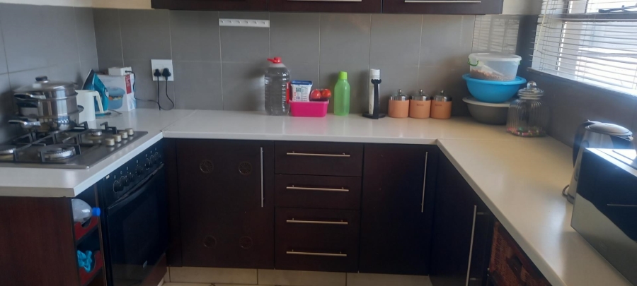 5 Bedroom Property for Sale in Mayberry Park Gauteng