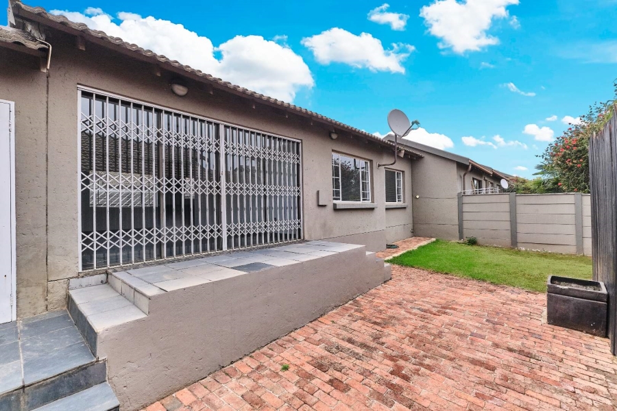 2 Bedroom Property for Sale in Allens Nek Gauteng