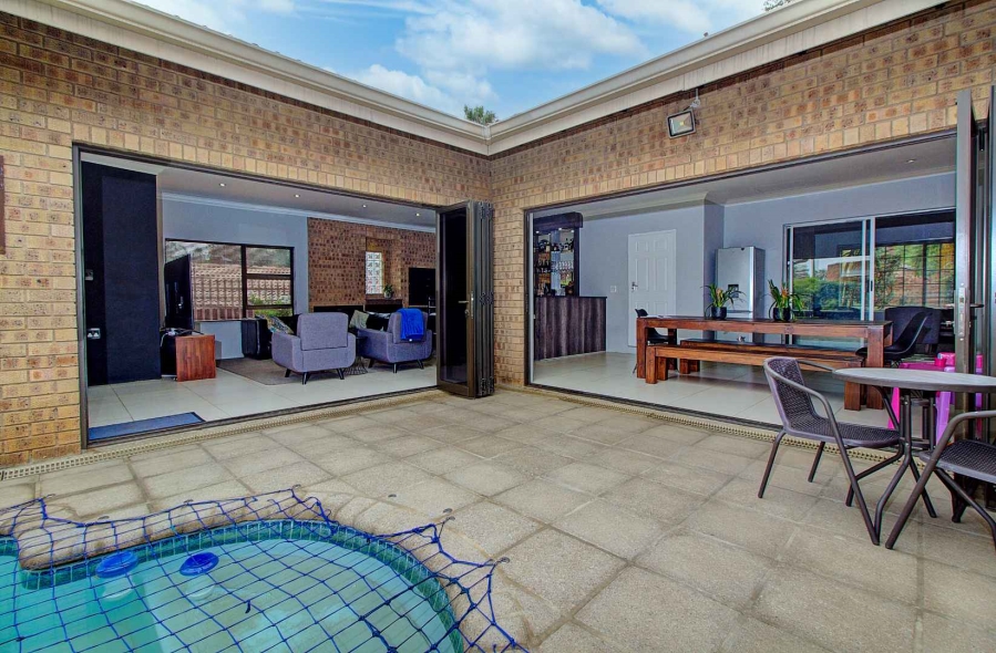 4 Bedroom Property for Sale in Strubensvallei Gauteng