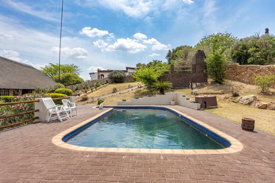 4 Bedroom Property for Sale in Roodekrans Gauteng