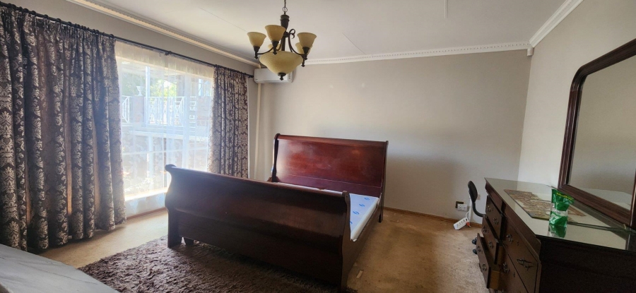 To Let 4 Bedroom Property for Rent in Glenvista Gauteng