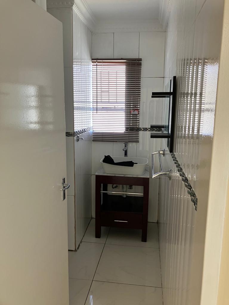 To Let 3 Bedroom Property for Rent in Oakdene Gauteng