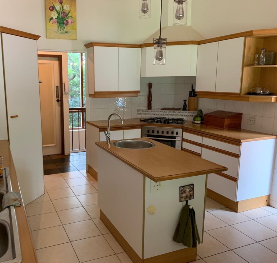 To Let 5 Bedroom Property for Rent in Glenvista Gauteng