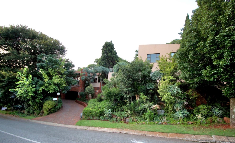 To Let 5 Bedroom Property for Rent in Glenvista Gauteng