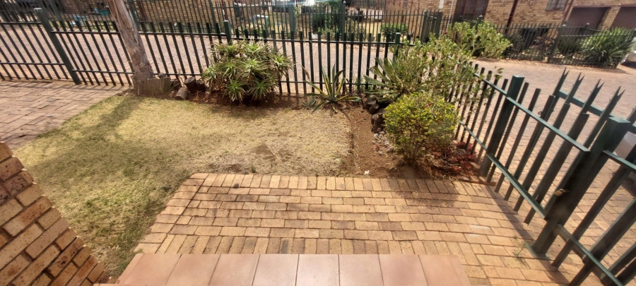 To Let 2 Bedroom Property for Rent in Elandspark Gauteng