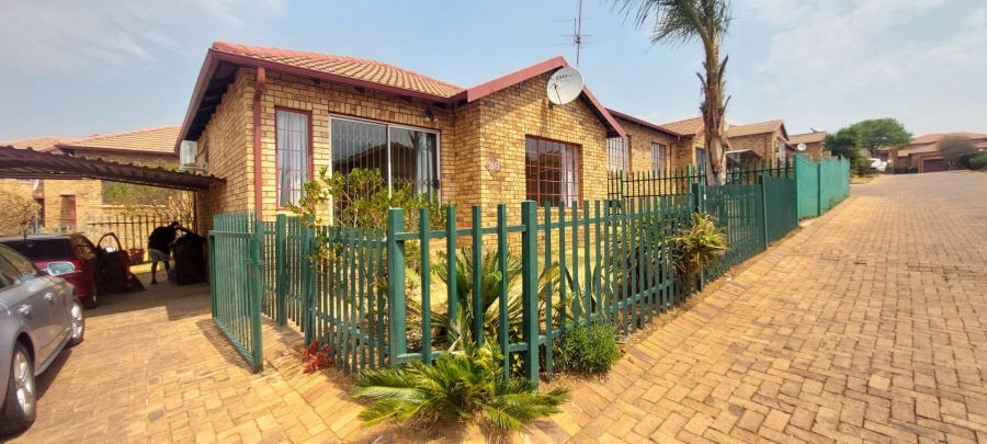 To Let 2 Bedroom Property for Rent in Elandspark Gauteng