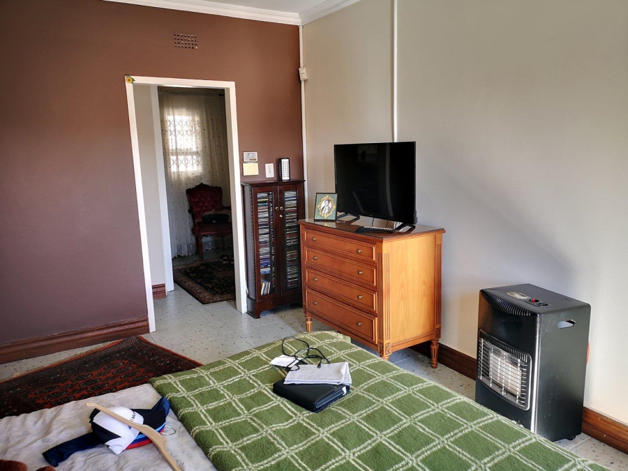 To Let 4 Bedroom Property for Rent in Glenvista Gauteng