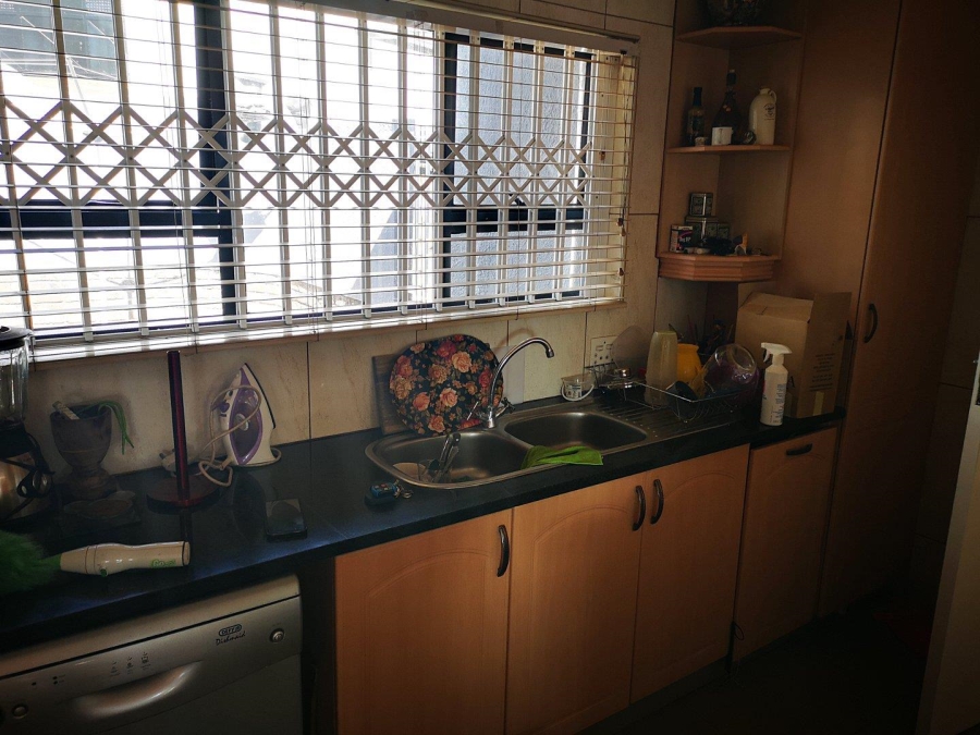 To Let 4 Bedroom Property for Rent in Glenvista Gauteng