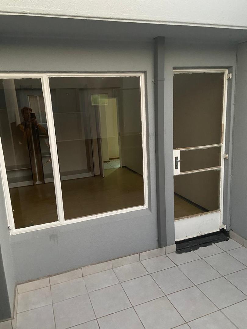 To Let 2 Bedroom Property for Rent in Mulbarton Gauteng