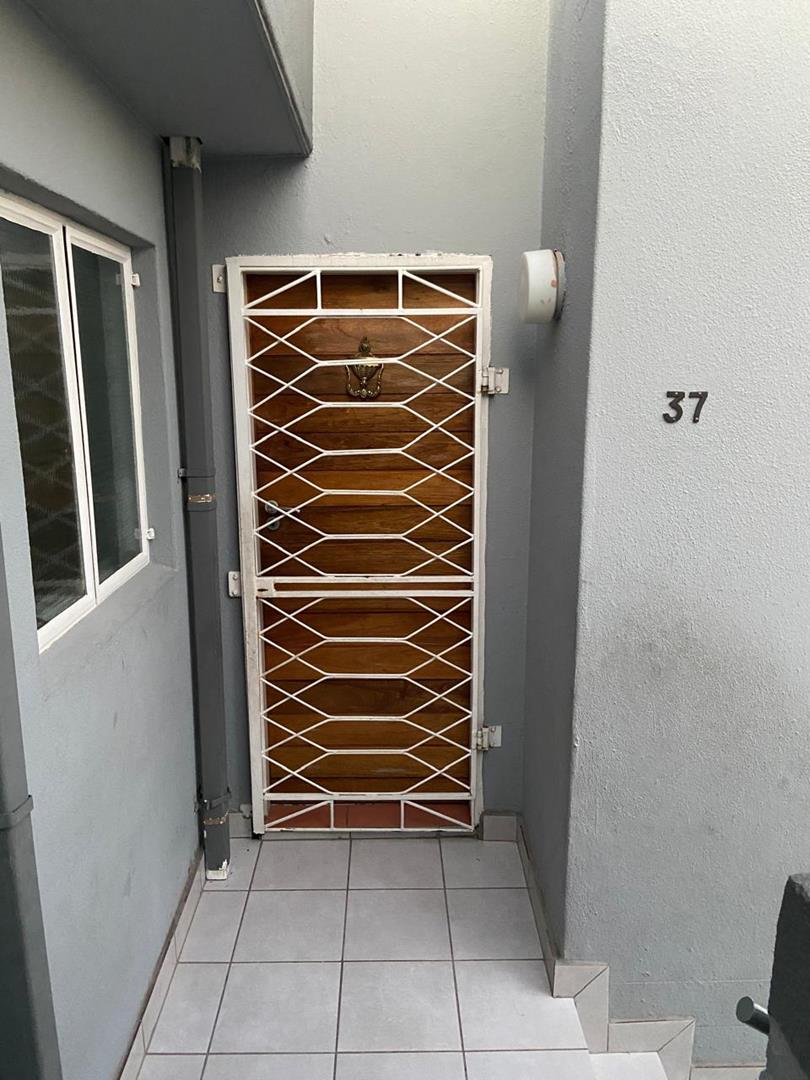 To Let 2 Bedroom Property for Rent in Mulbarton Gauteng