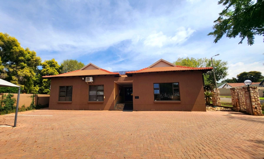 To Let commercial Property for Rent in Alberante Gauteng