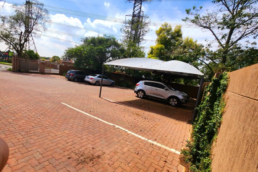 To Let commercial Property for Rent in Alberante Gauteng