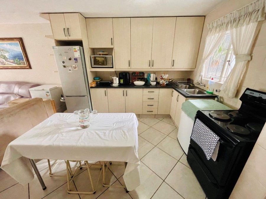 2 Bedroom Property for Sale in Mulbarton Gauteng