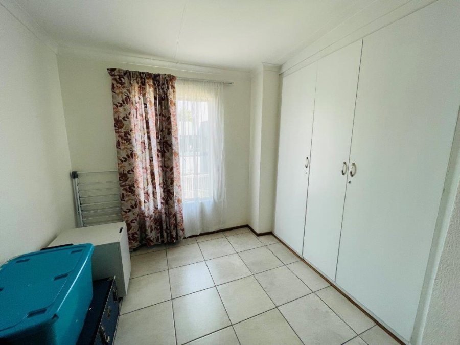 2 Bedroom Property for Sale in Mulbarton Gauteng