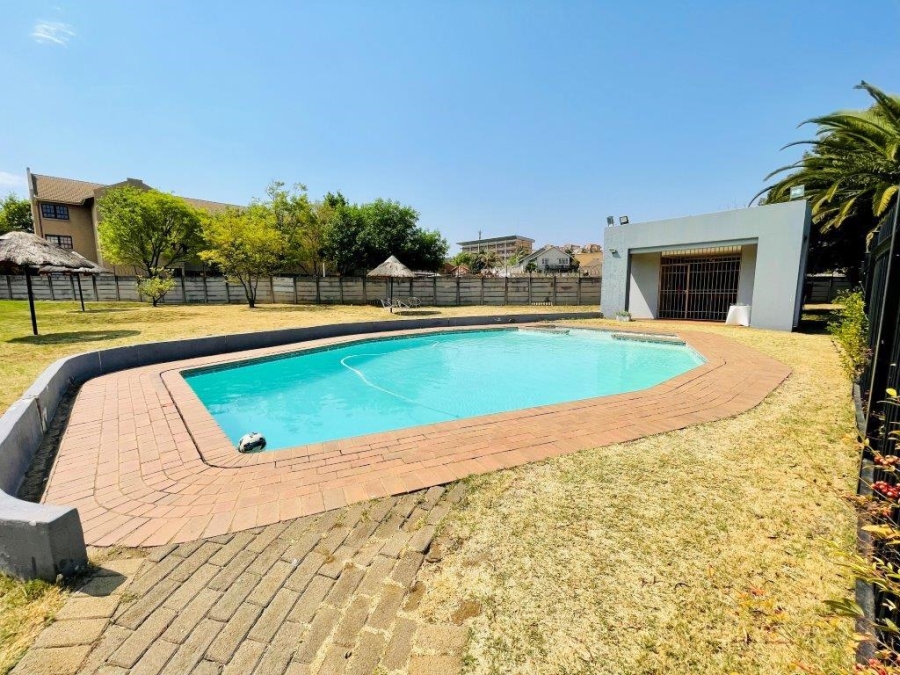 2 Bedroom Property for Sale in Mulbarton Gauteng