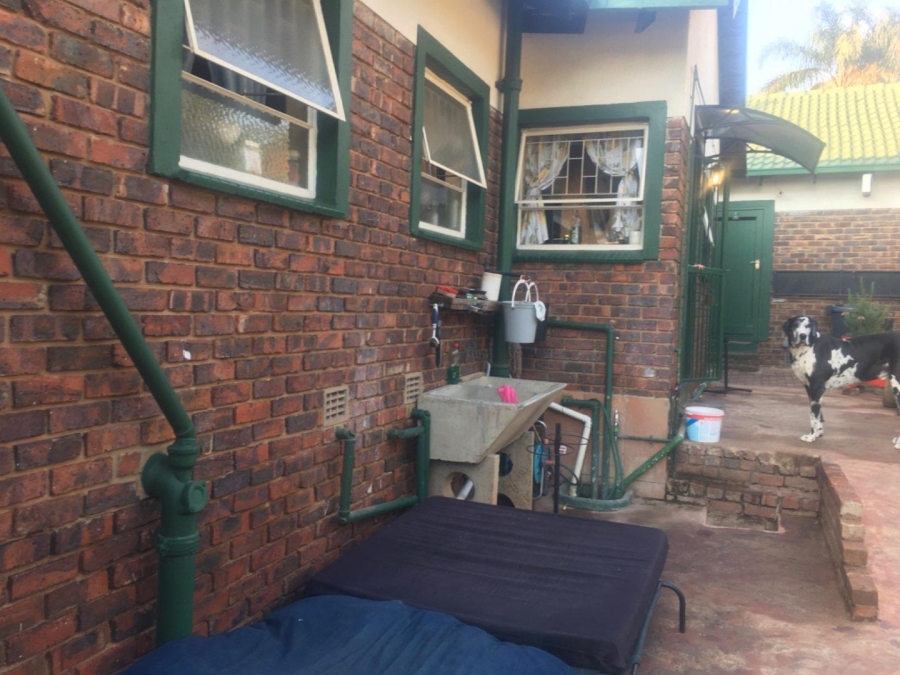 4 Bedroom Property for Sale in Rooihuiskraal Gauteng