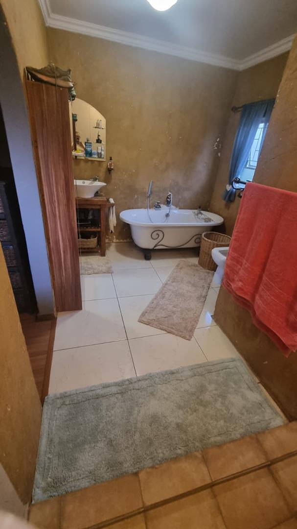 4 Bedroom Property for Sale in Rooihuiskraal Gauteng