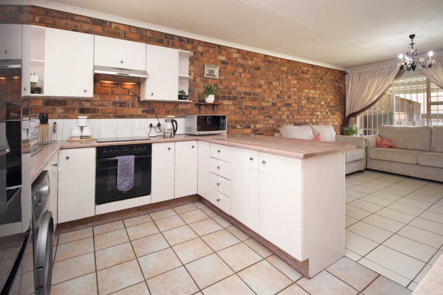 3 Bedroom Property for Sale in Rangeview Gauteng