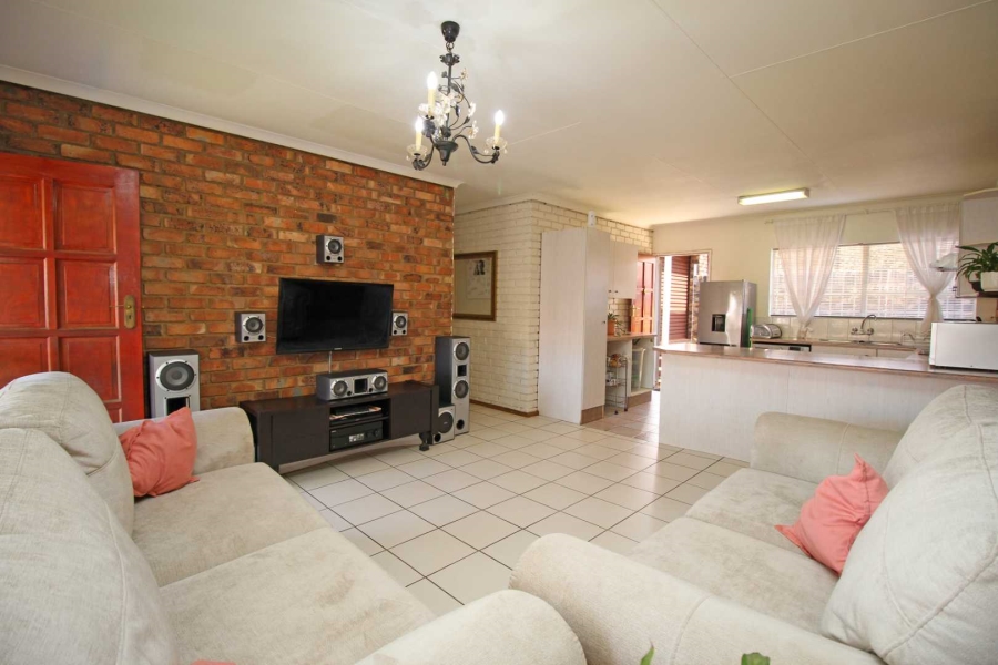 3 Bedroom Property for Sale in Rangeview Gauteng