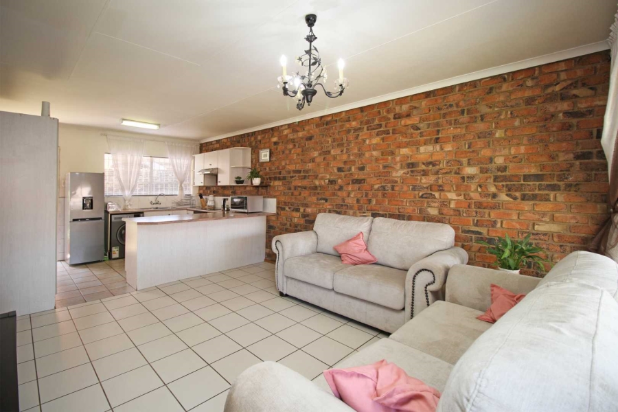 3 Bedroom Property for Sale in Rangeview Gauteng