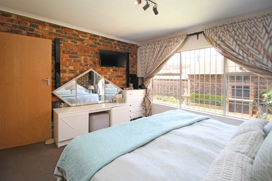 3 Bedroom Property for Sale in Rangeview Gauteng