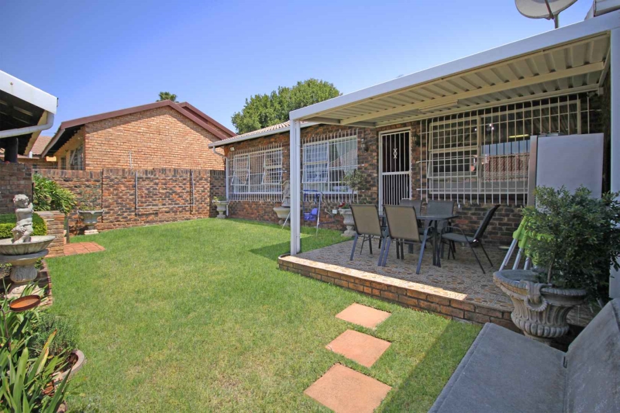 3 Bedroom Property for Sale in Rangeview Gauteng