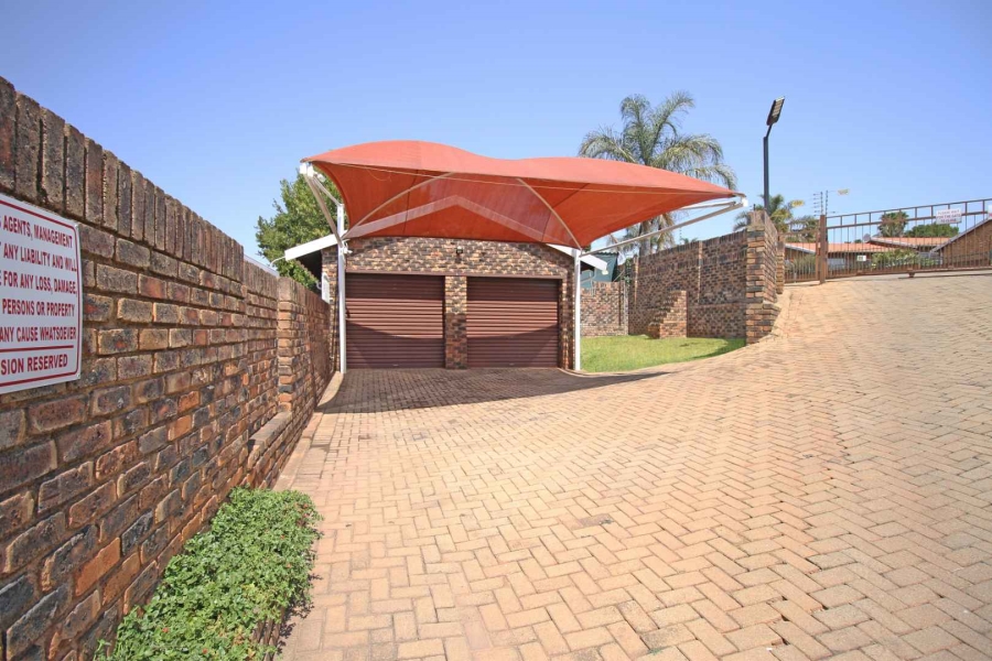 3 Bedroom Property for Sale in Rangeview Gauteng