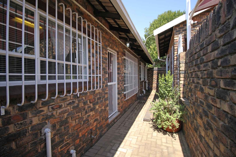 3 Bedroom Property for Sale in Rangeview Gauteng