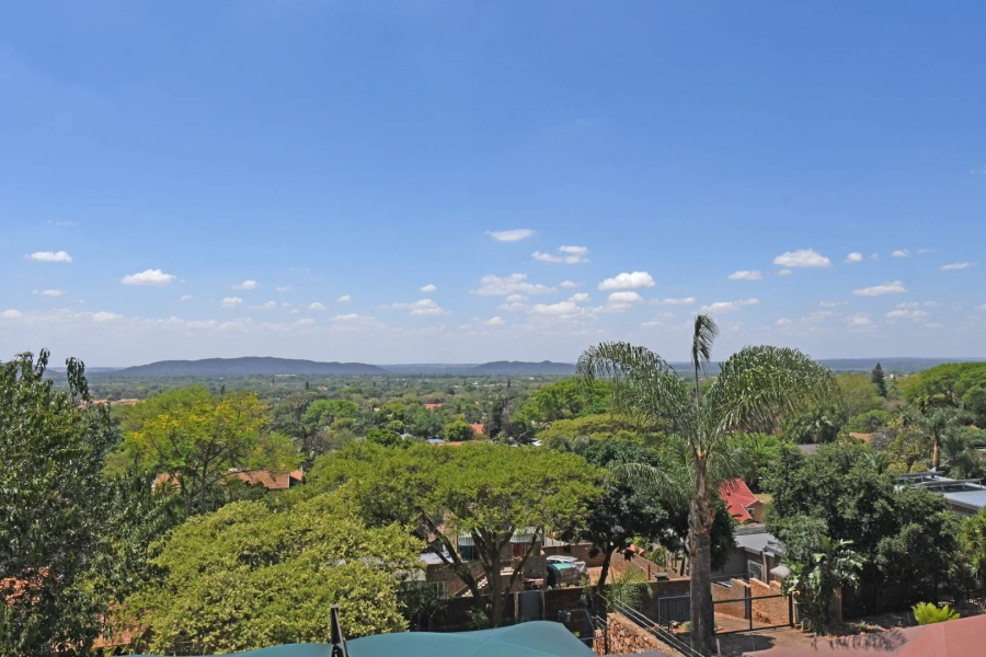 5 Bedroom Property for Sale in Magalieskruin Gauteng