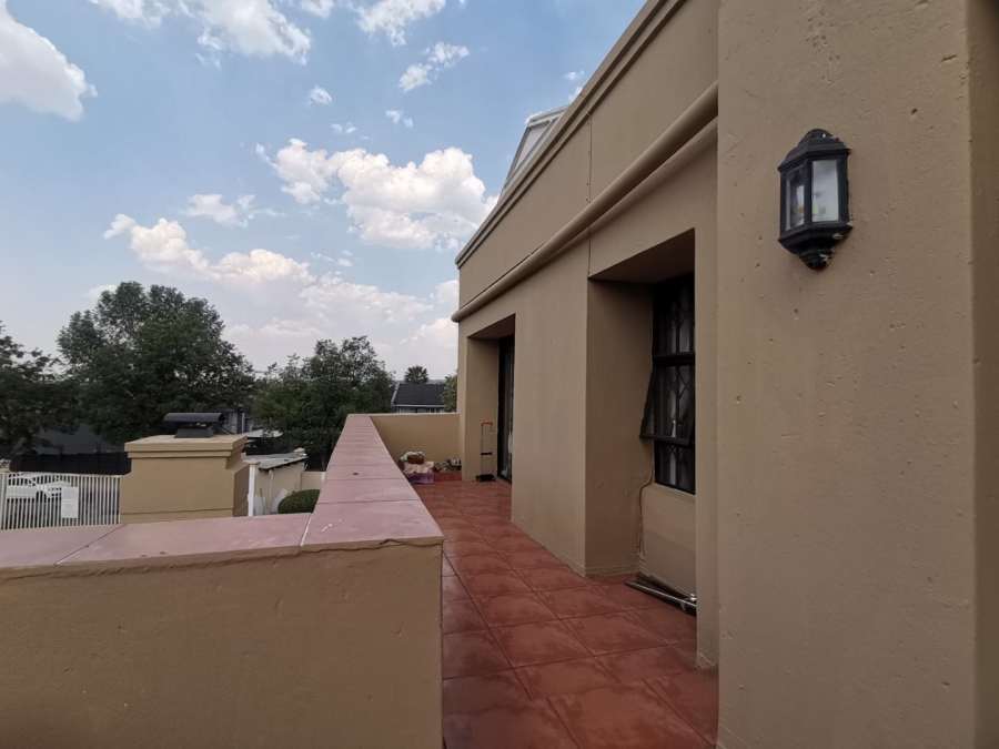 2 Bedroom Property for Sale in Northwold Gardens Gauteng